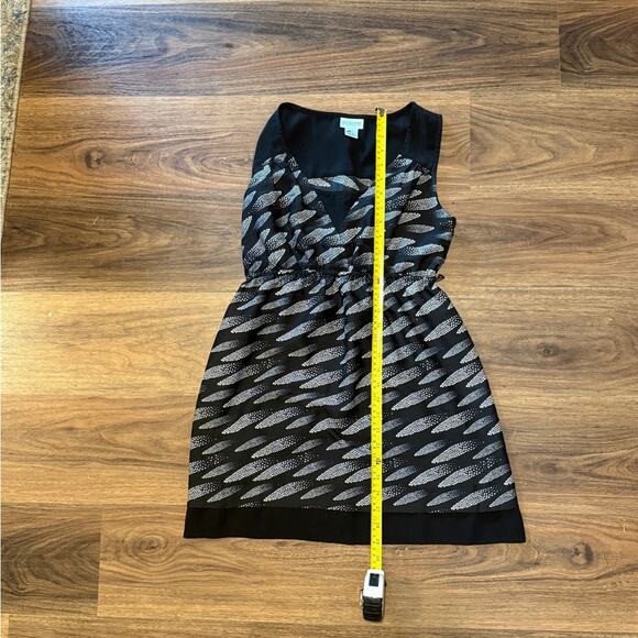 Motherhood Maternity Tank Top Women’s Size Small Black White Sheath V-Neck - Picture 2 of 4